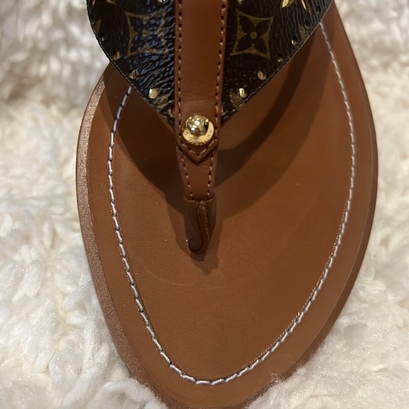 Louis Vuitton sandals 🩴 - Picture 13 of 16